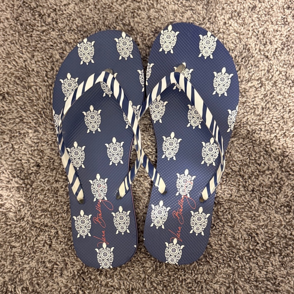 NWOT🐢Vera Bradley Navy Flip Flops with Turtle Print